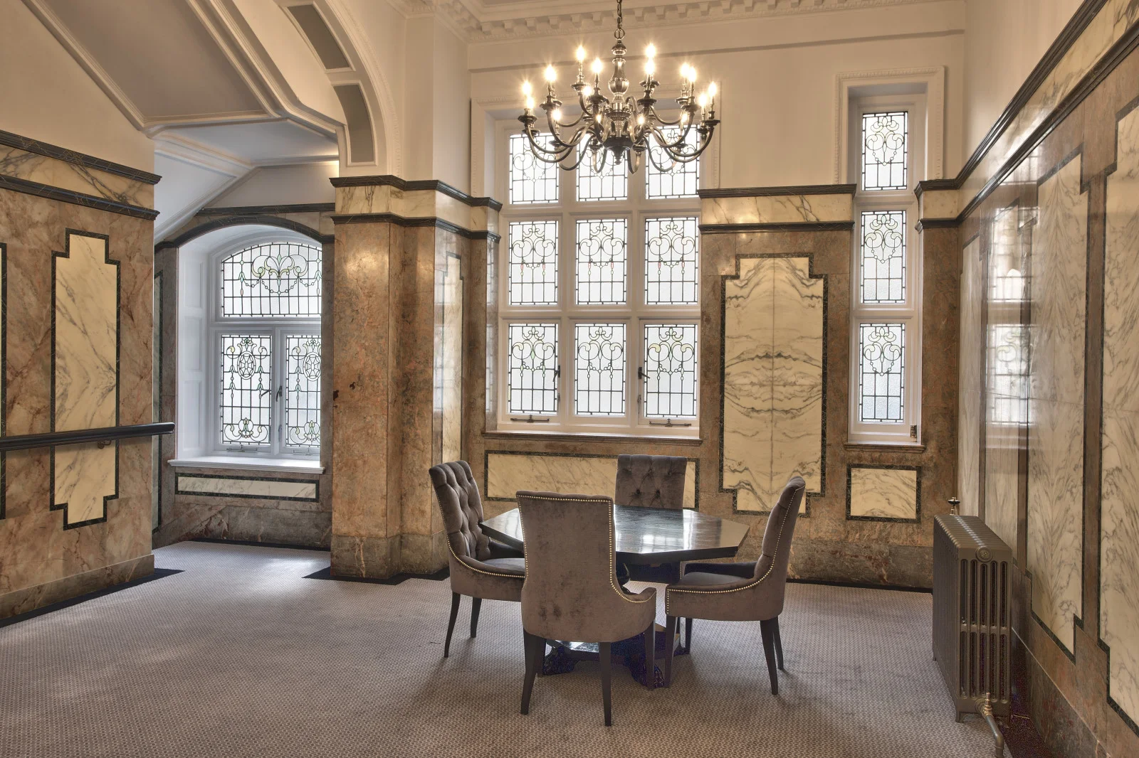 Welbeck House Lutron Chandalier Lighting