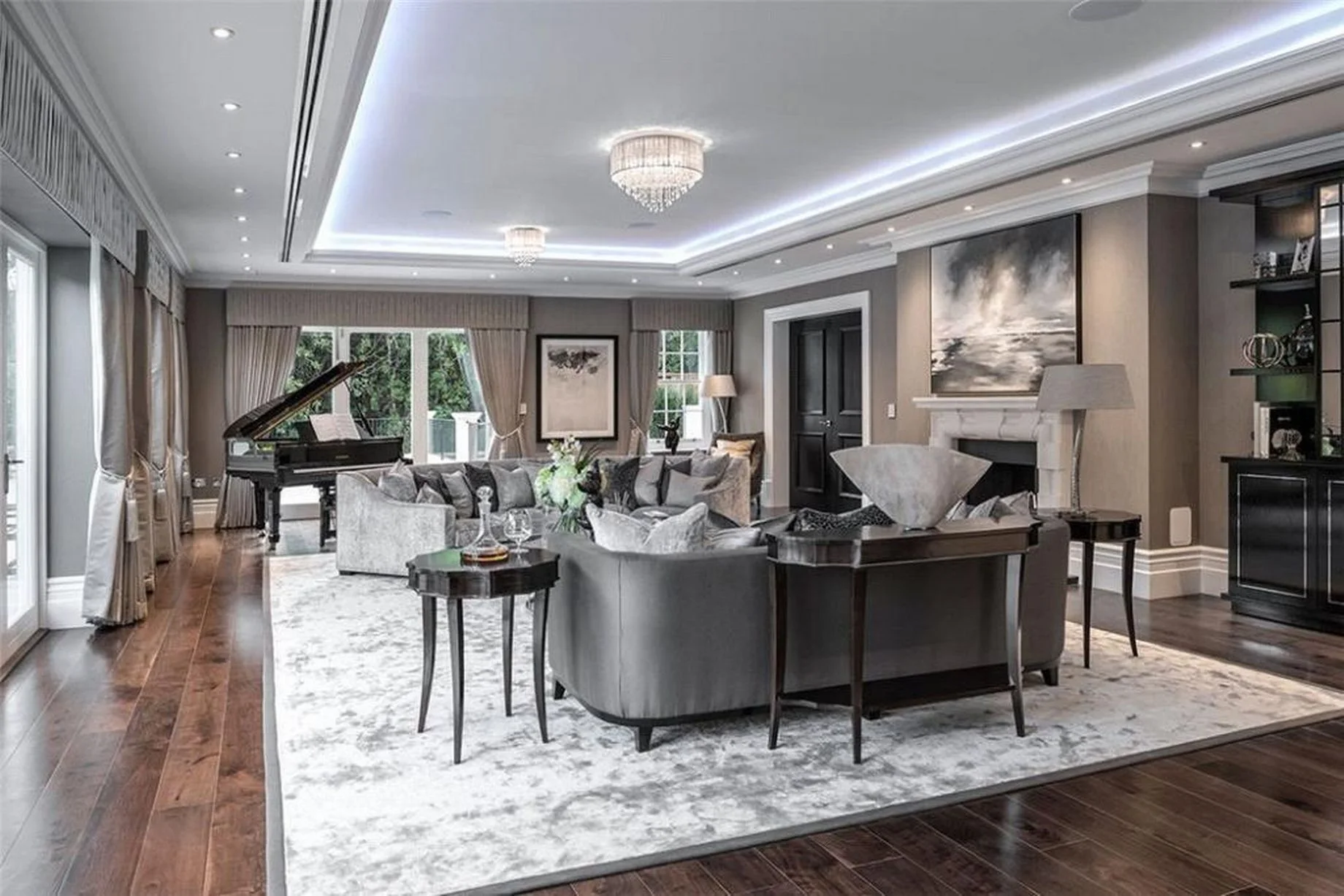 Woodrow Mansion Piano room