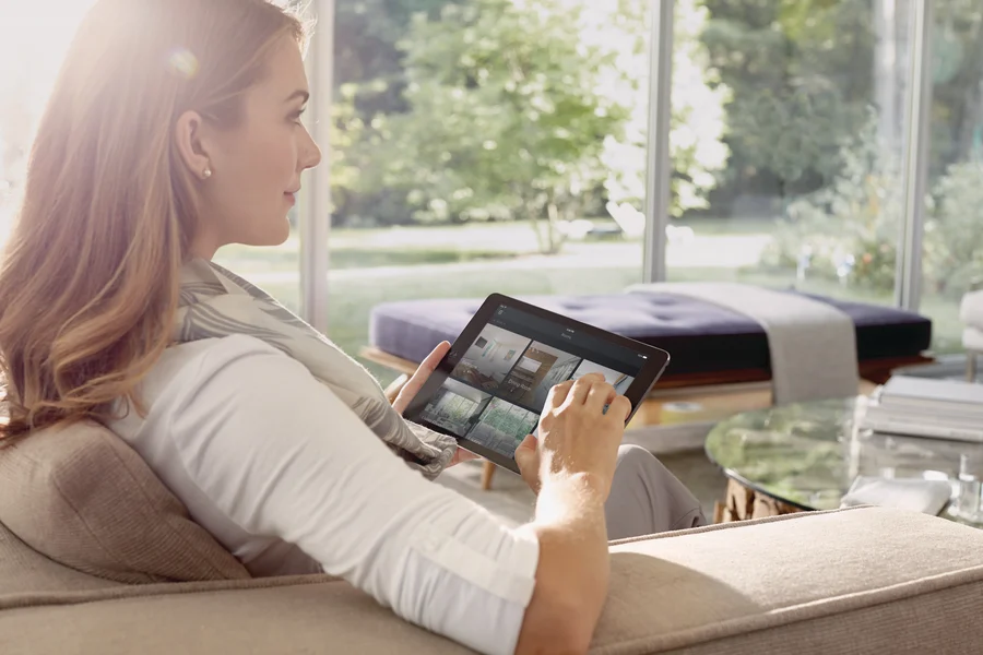 Home automation dashboard on a tablet