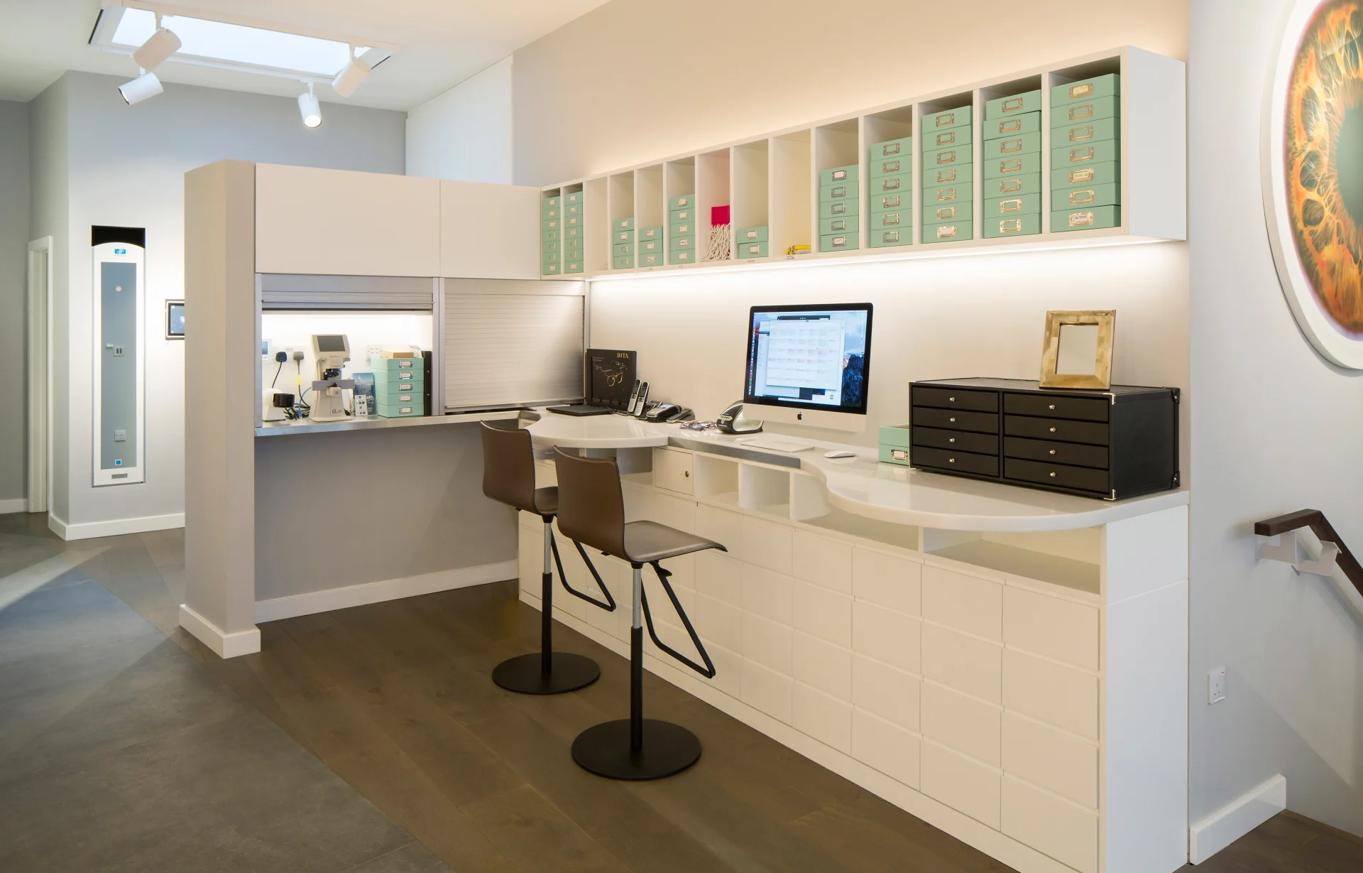 Great Portland Street treatment room with task and cabinet lighting