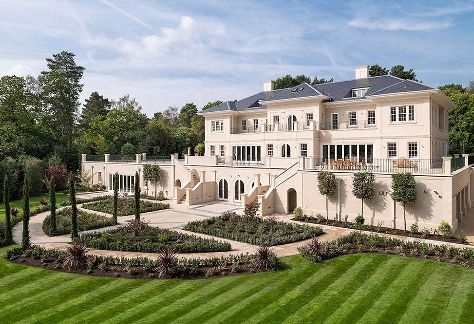 Woodrow residence with integrated Lutron lighting and audiovisual systems