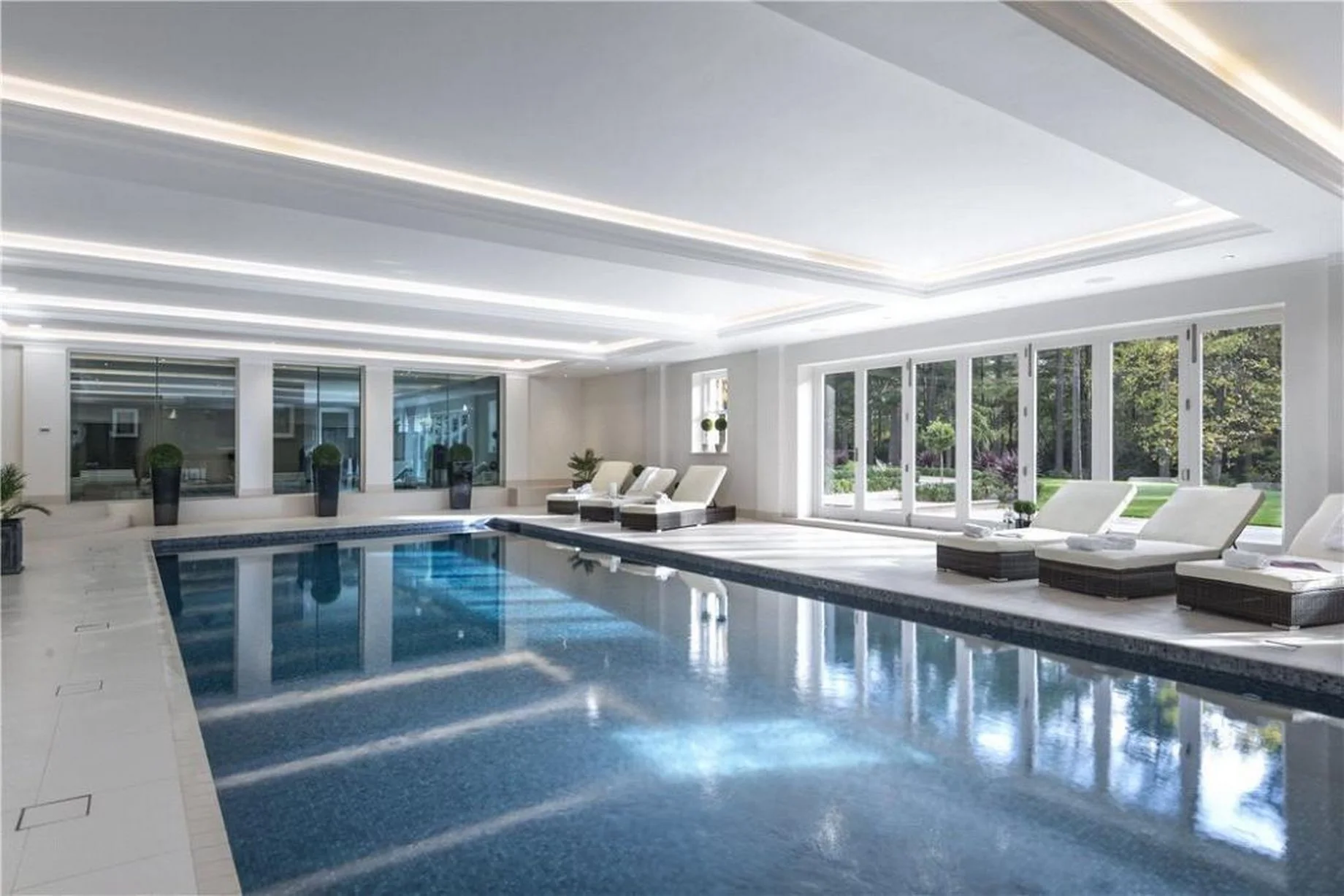 Woodrow Mansion Swimming Pool