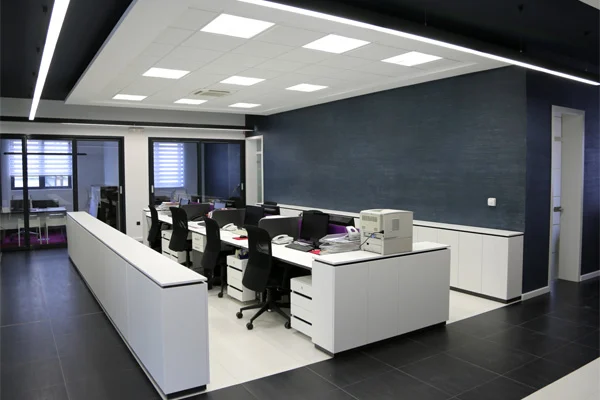lutron office image with desks and nice lighting using Vive