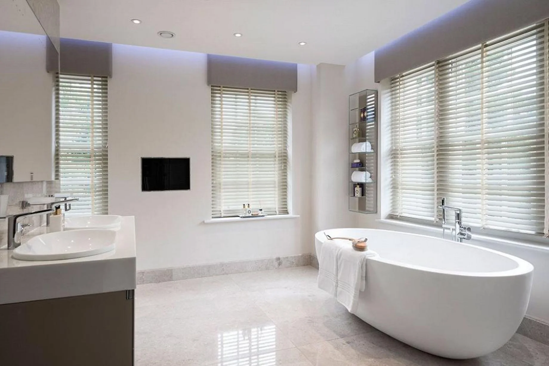 Woodrow Mansion Master Ensuite 1
